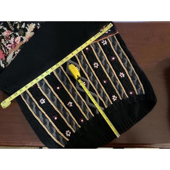 New Concepts Large knitted vintage sweater. - Picture 7 of 7